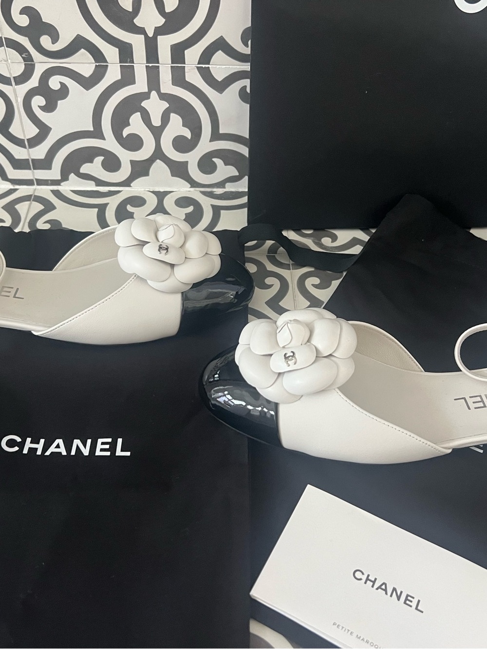 NEW CHANEL White Leather Camellia Mary Jane Mules with Black Cap Toe - Picture 8 of 12